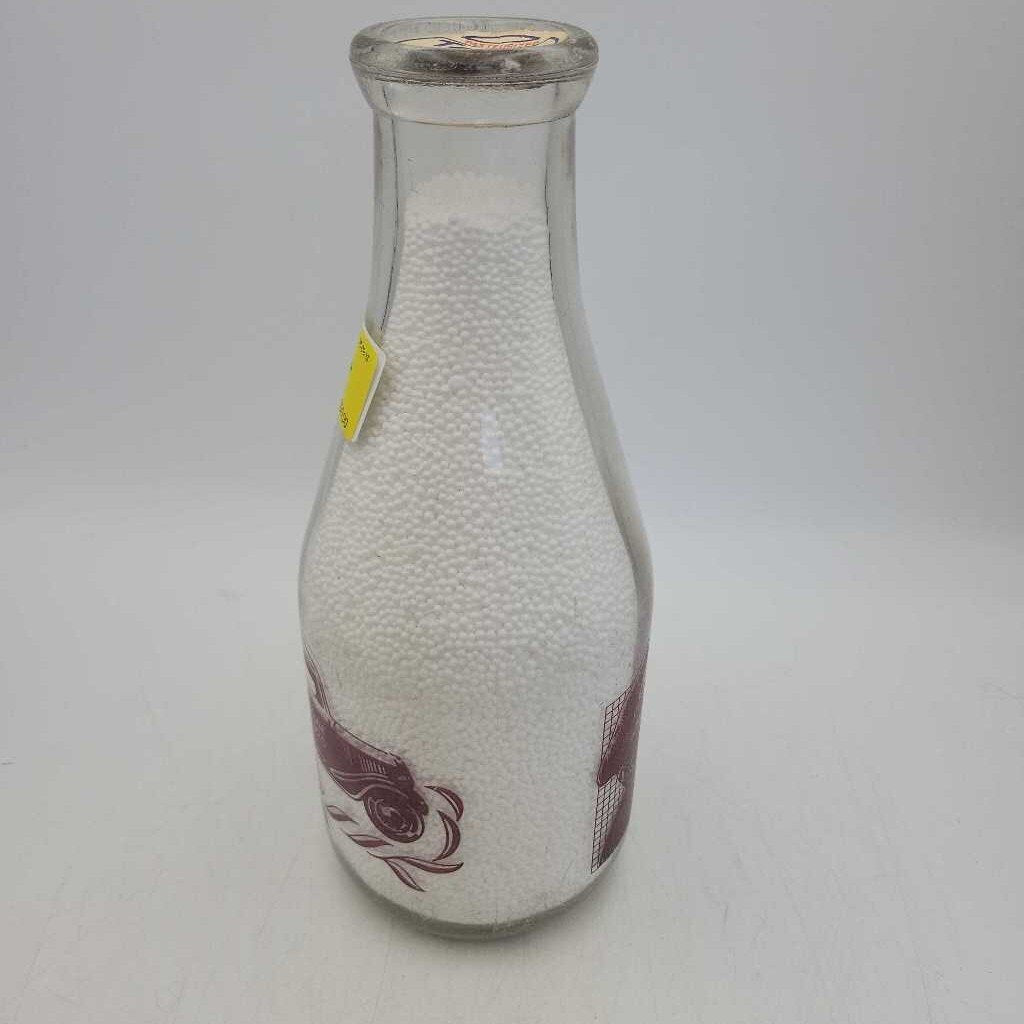 Rare Melroy Dairy Stratford Ont. Quart milk bottle (DR)