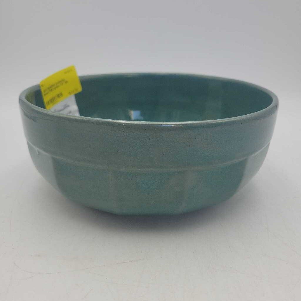 Hamilton potteries bowl.(TRE)