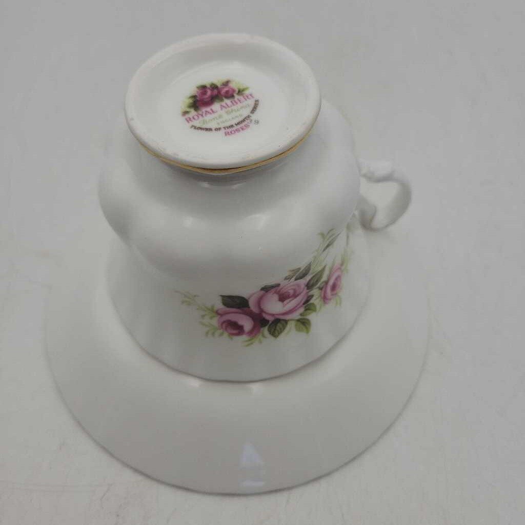 Royal Albert "June" Roses cup and saucer (DEB))
