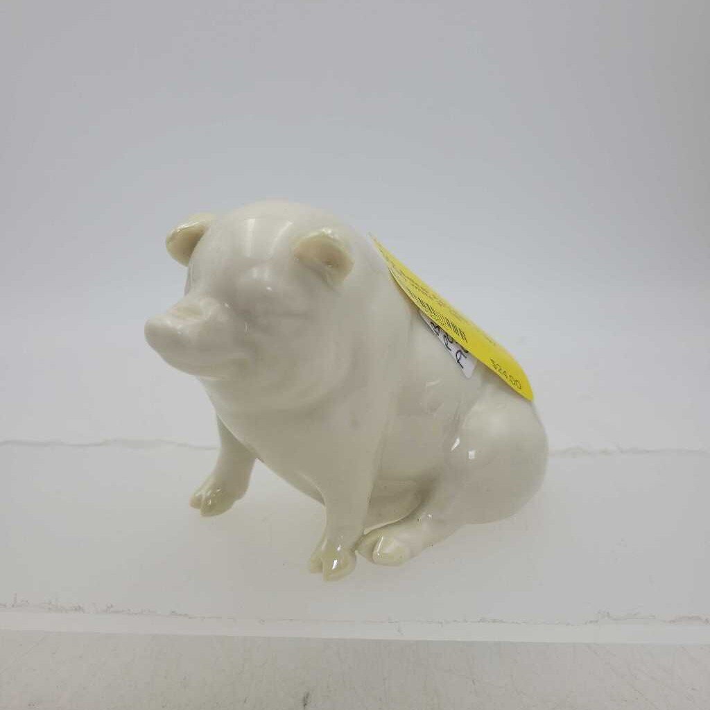 Belleek Porcelain Piggy (KAR)