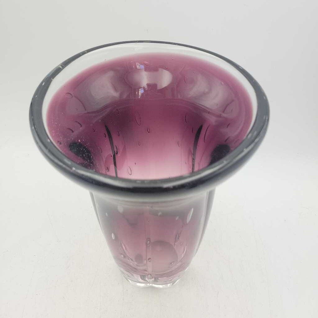 Large purple glass vase (LIND)