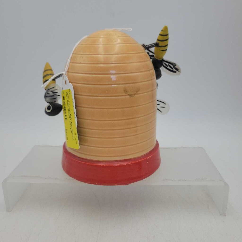 Vintage Billy Bee Honey coin bank as is hairline crack (DEB)