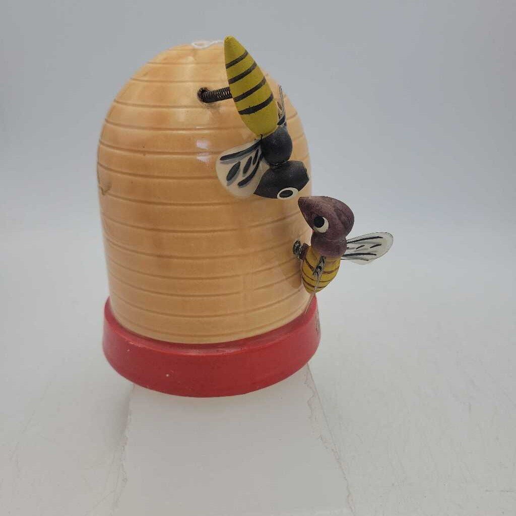 Vintage Billy Bee Honey coin bank as is hairline crack (DEB)