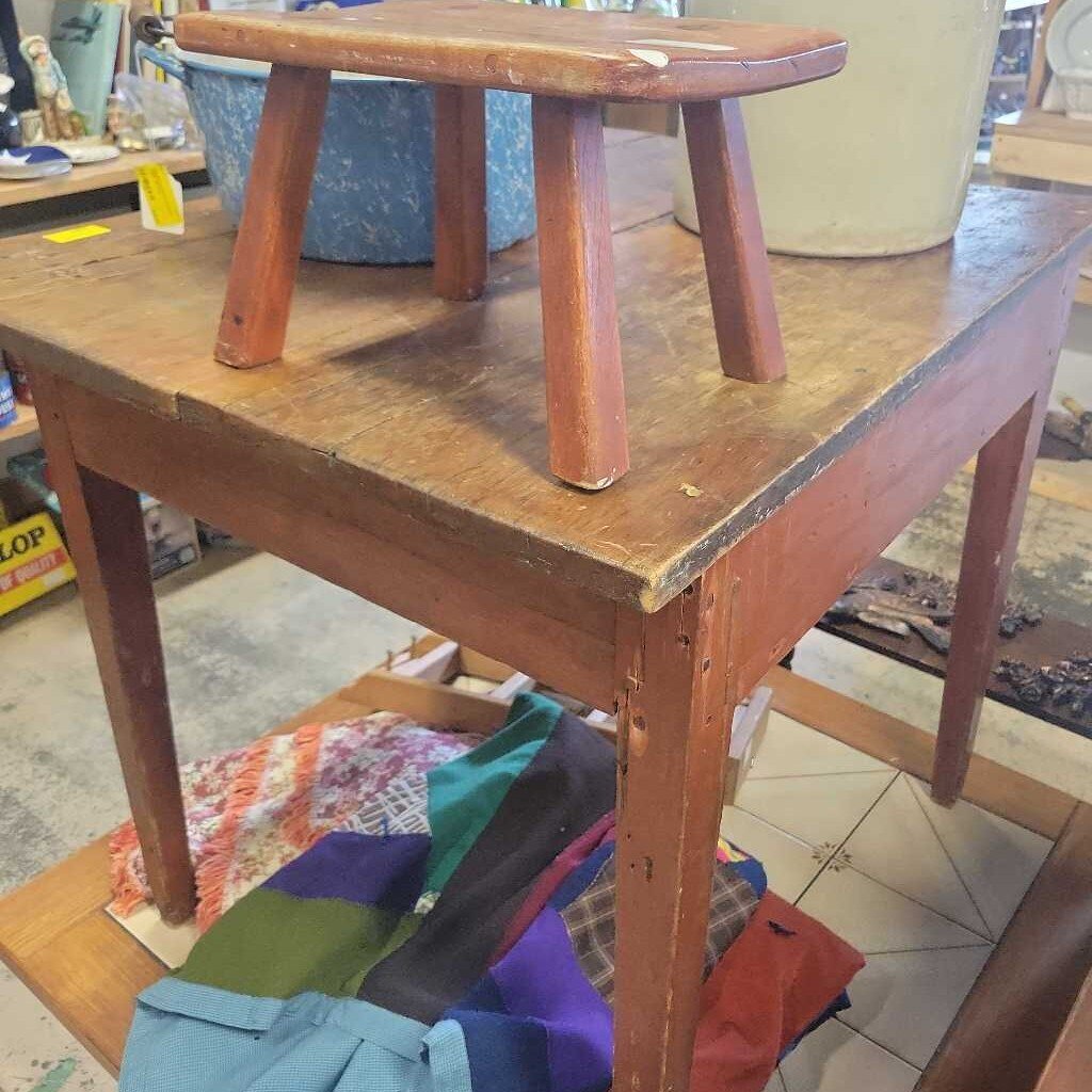 Antique Farmhouse Table (DER)