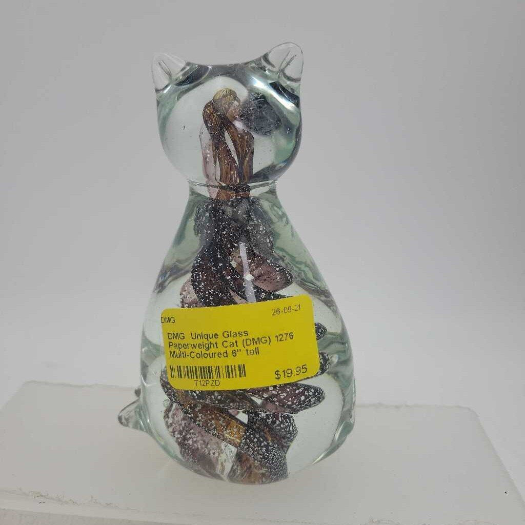 Unique Glass Paperweight Cat (DMG) 1276