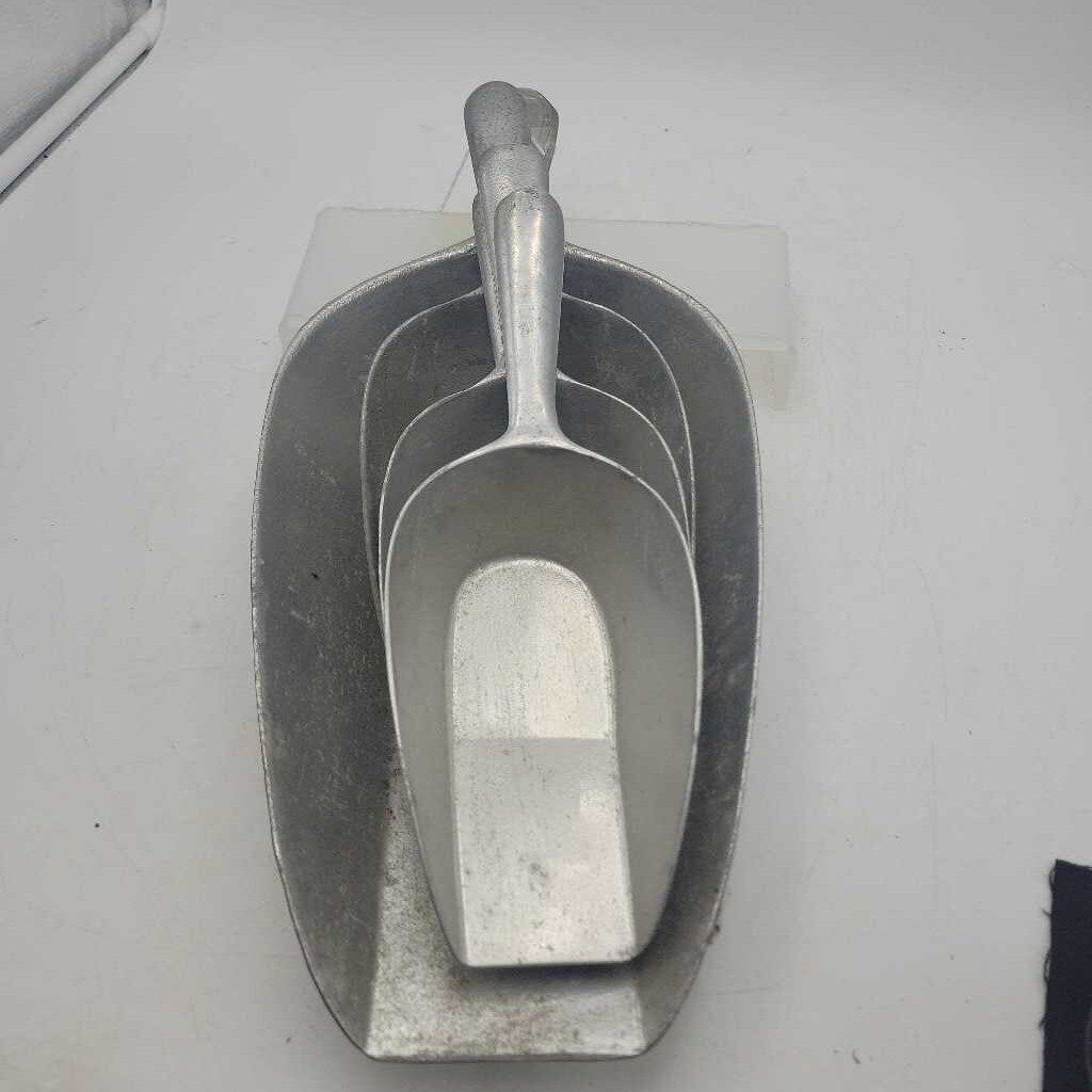 5 Vintage Scoops (DEB)