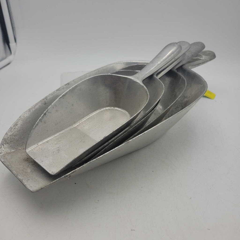 5 Vintage Scoops (DEB)