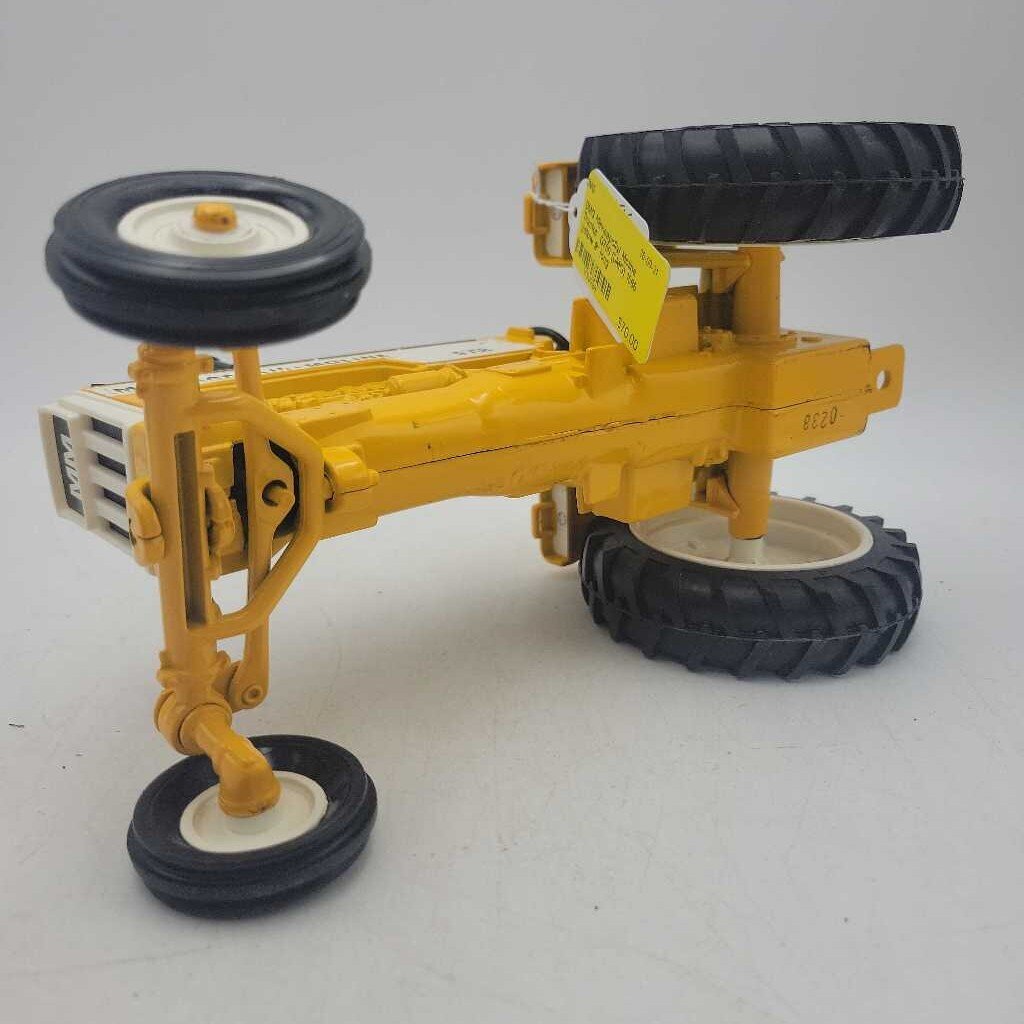Minneapolis/ Moline Tractor G750 (DMG) 1566