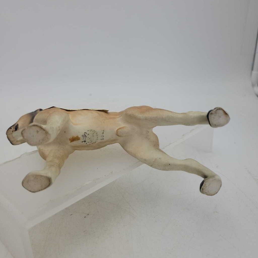 Boxer Dog Figurine (YVO) (609)