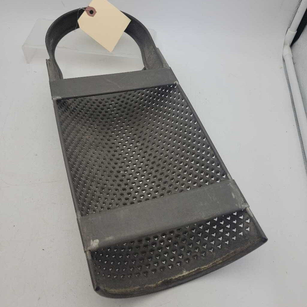 Large antique Grater (Jas)