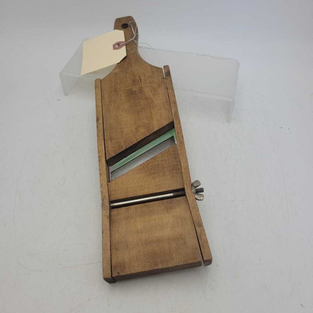 Early wooden vegetable cabbage slicer (Jas)