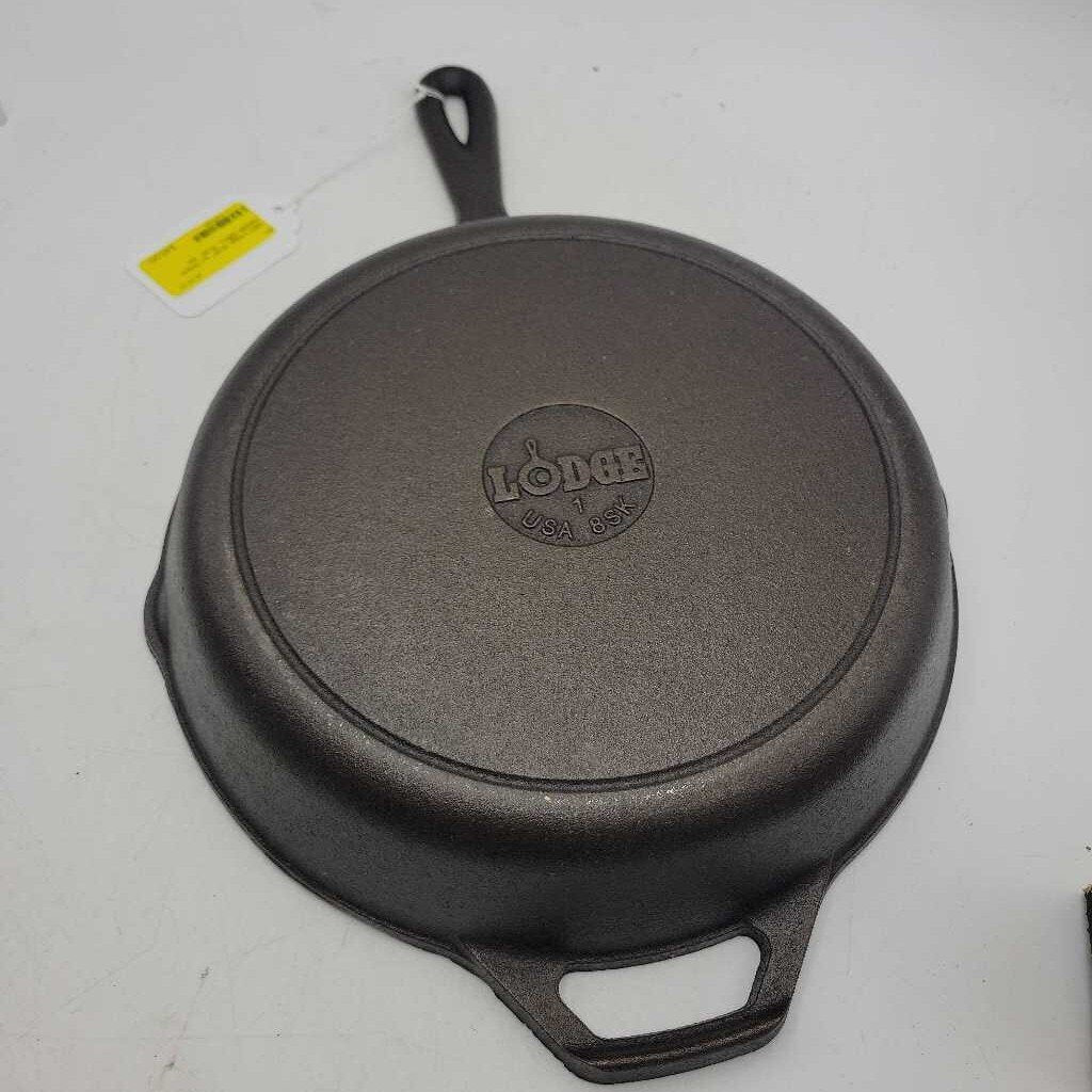 Lodge 10.25" w/ Helper Handle (GEC)
