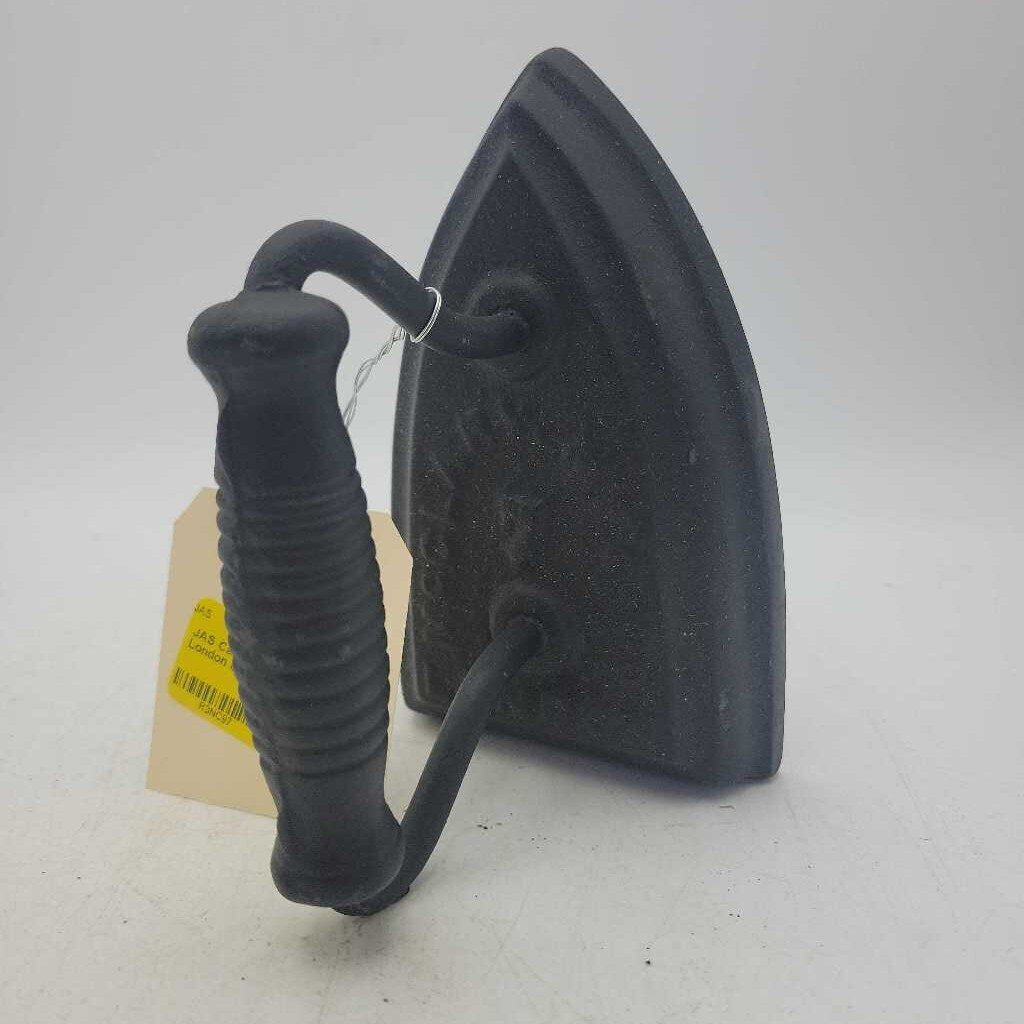 Cast Sad Iron McClary London ontario (JAS)