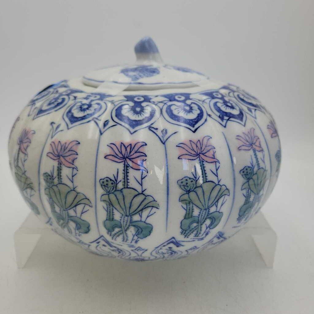 Ginger Jar in the Shape of a Pumpkin #3194 (MCC)