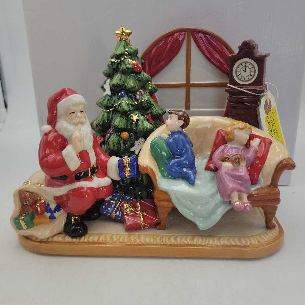 Royal Doulton Waiting for Santa Figurine HN5388 (YVO) 609