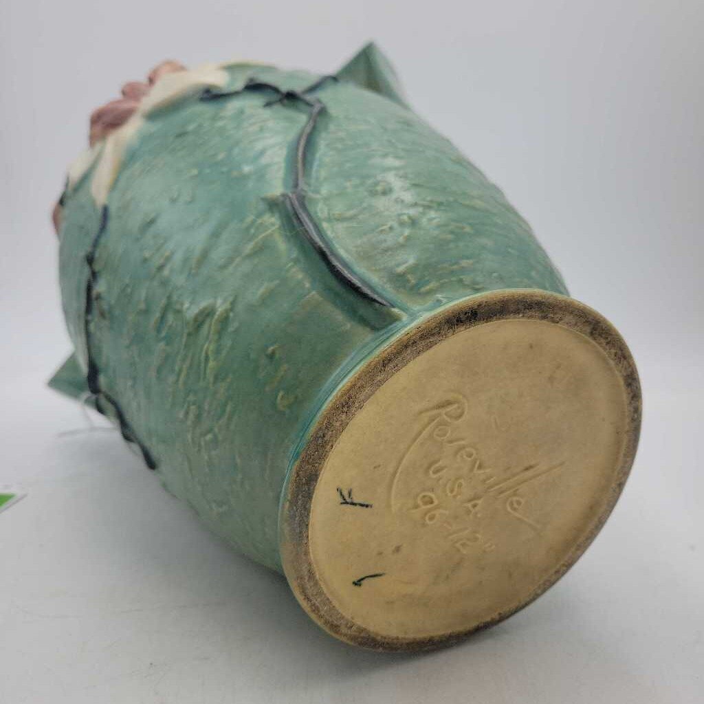 Roseville pottery vase (US2)