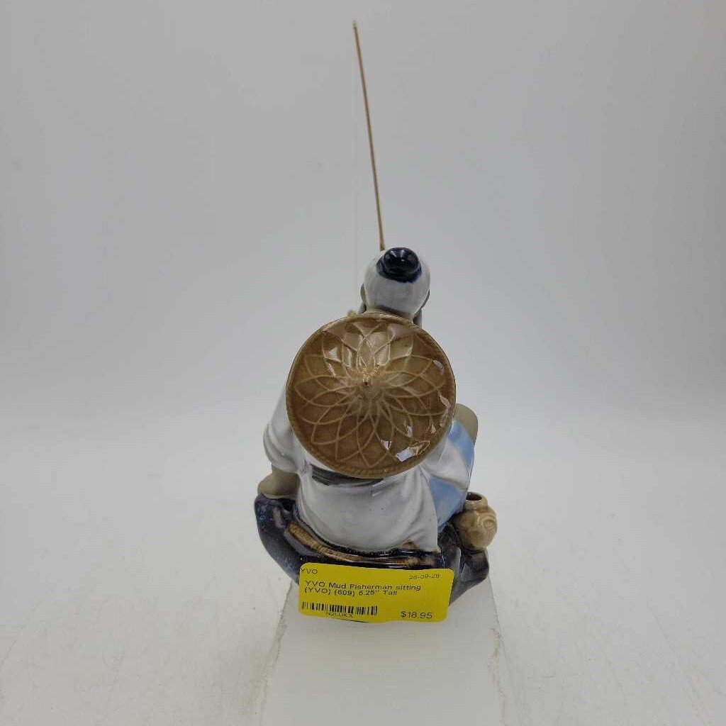 Mud Fisherman sitting (YVO) (609)