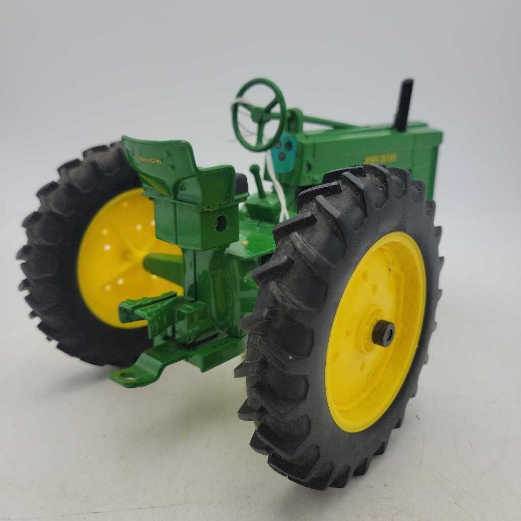 John Deere Tractor Model 60 (RAE)