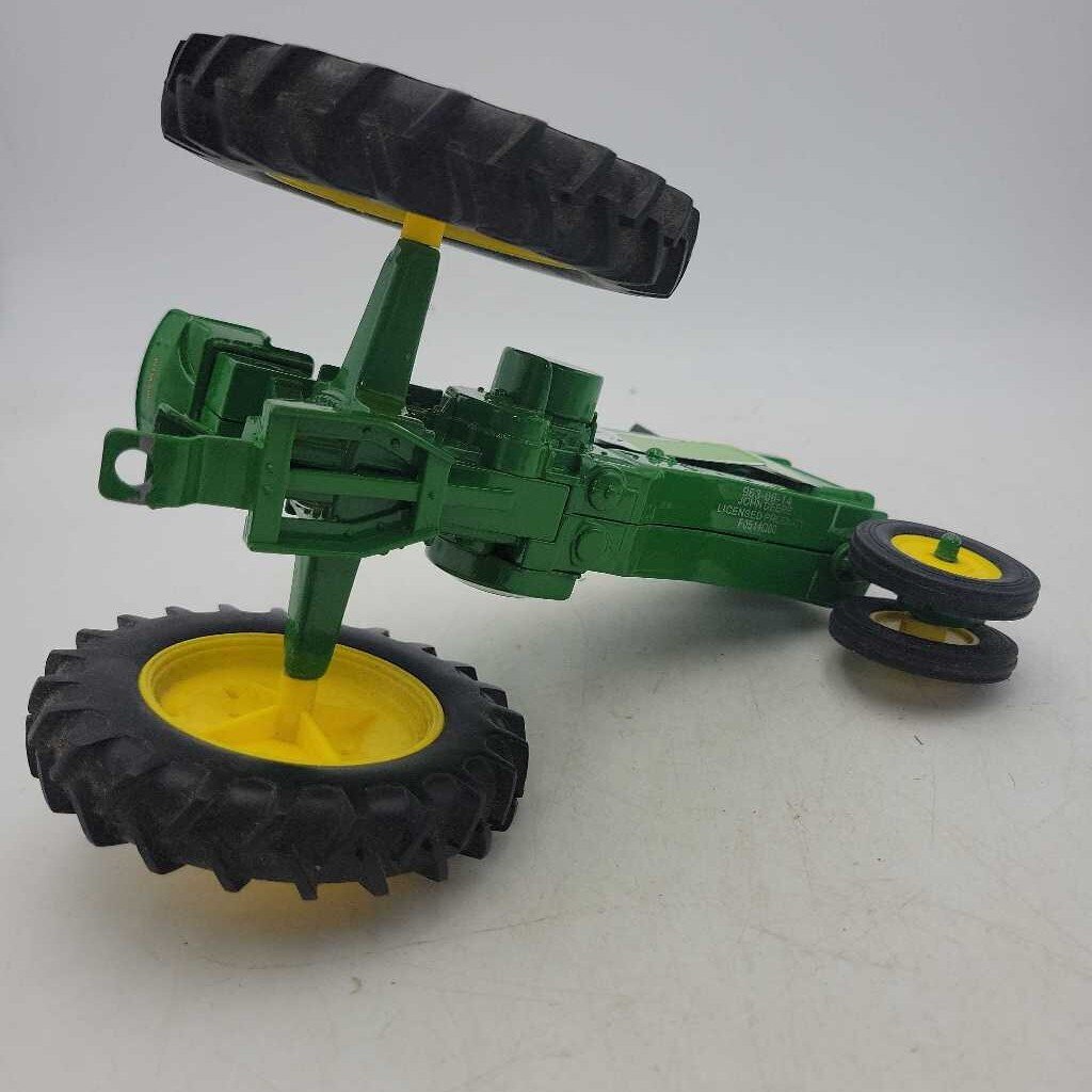 John Deere Tractor Model 60 (RAE)