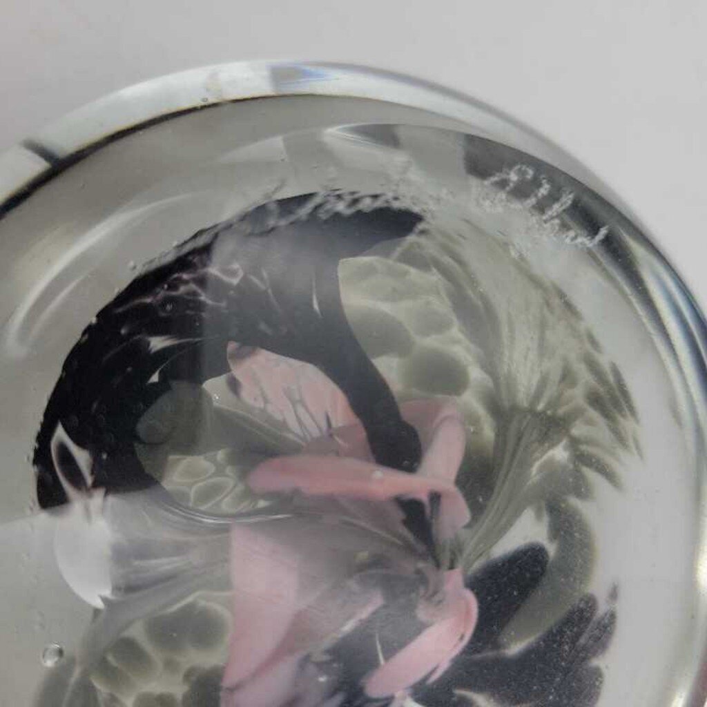 Art glass Paperweight - Signed (DEB)