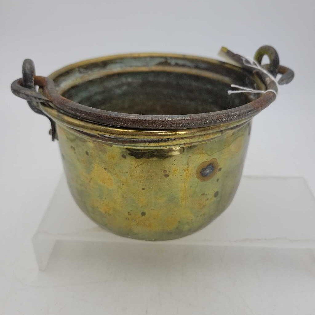 Antique brass pot (JL)