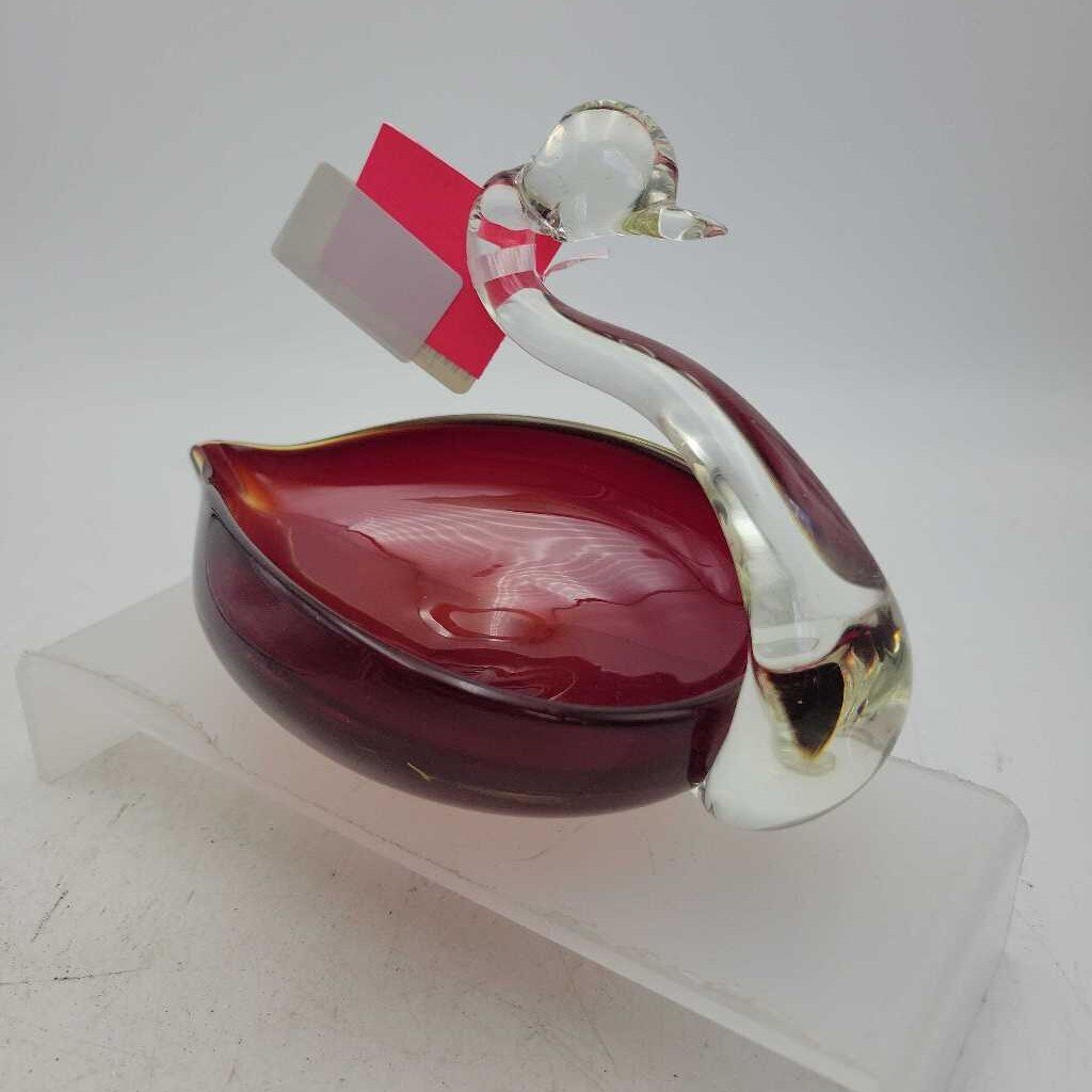 Art Glass swan dish (KAR)