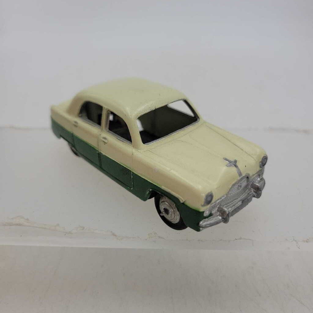 Dinky Ford Zephyr # 162 Repainted (JAS)