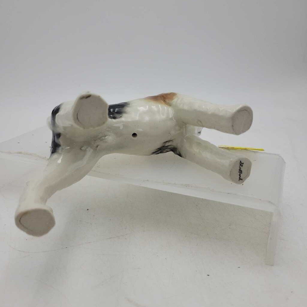 Fox Terrier Figure, Large, #3515 (MCC)