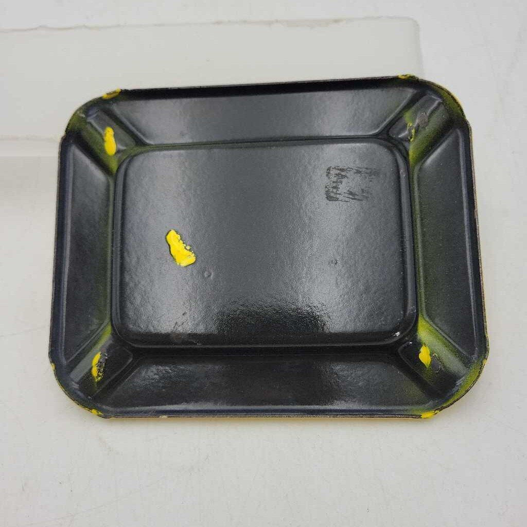 Enamel Beer advertising Ashtray Kuntz's (JEF)