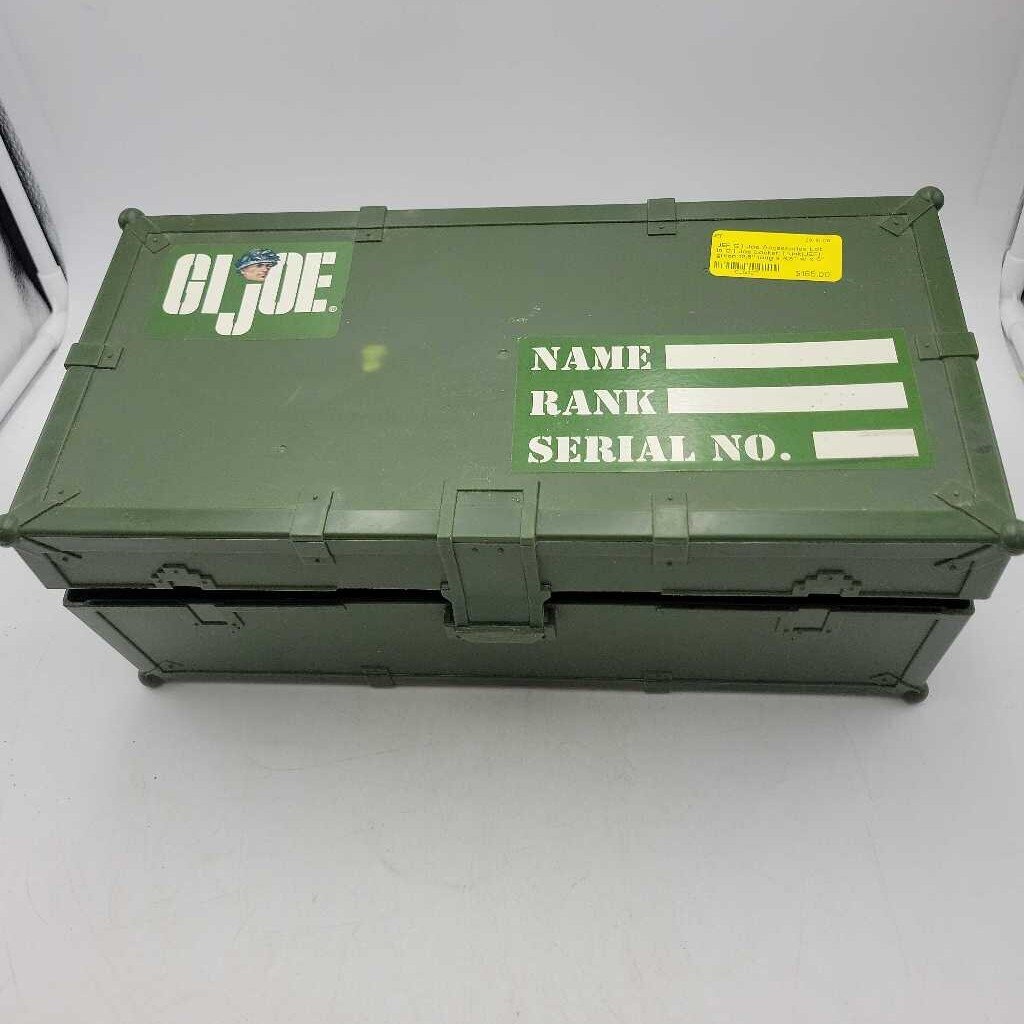 G i Joe Accessories Lot In G I Joe Locker Trunk(JEF)