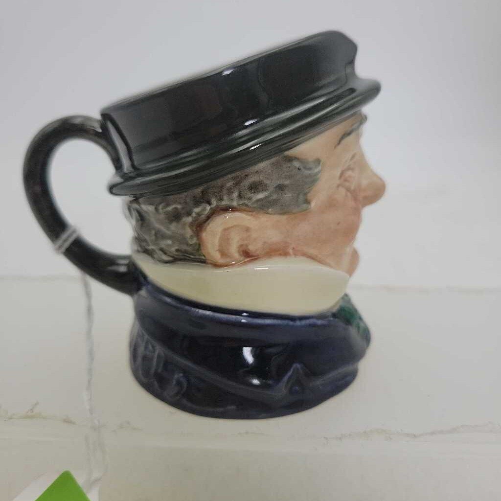 Royal Doulton Figurine "Captain Cuttle" (JAS)
