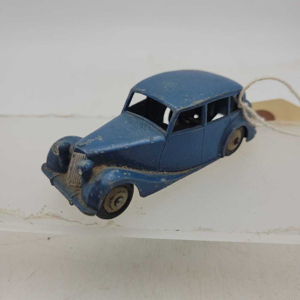 DinkyTriumph car (JAS)