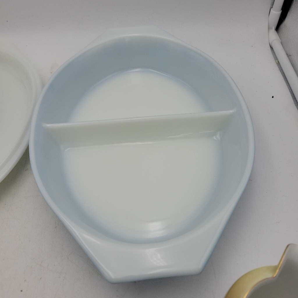 Pyrex Snowflake Garland Pattern Casserole divided Dish (LOR)