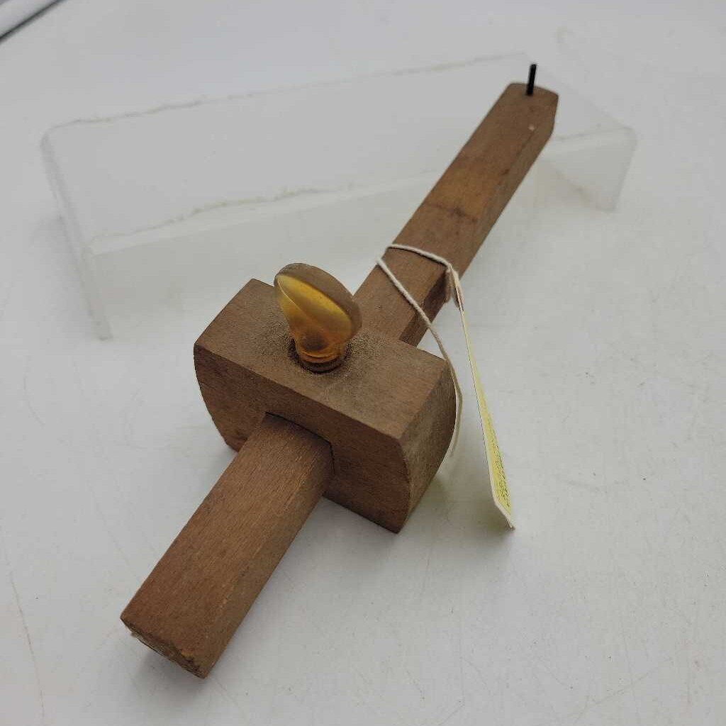 A vintage marking gauge wooden Stanley # 61 (JAS)