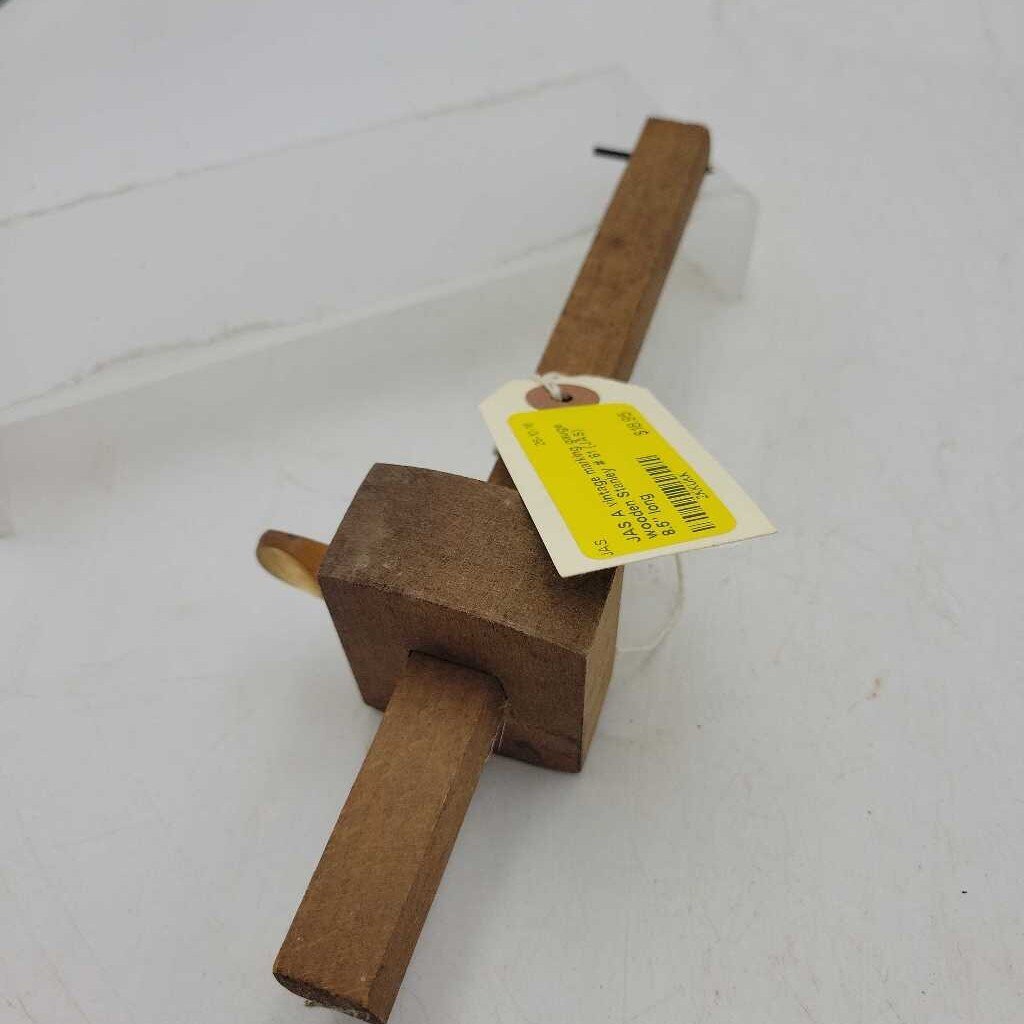 A vintage marking gauge wooden Stanley # 61 (JAS)