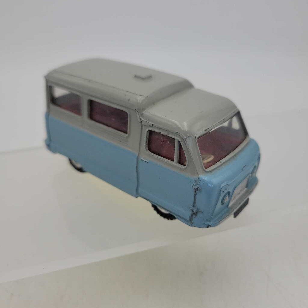 Dinky Standard Atlas van (YVO) 610