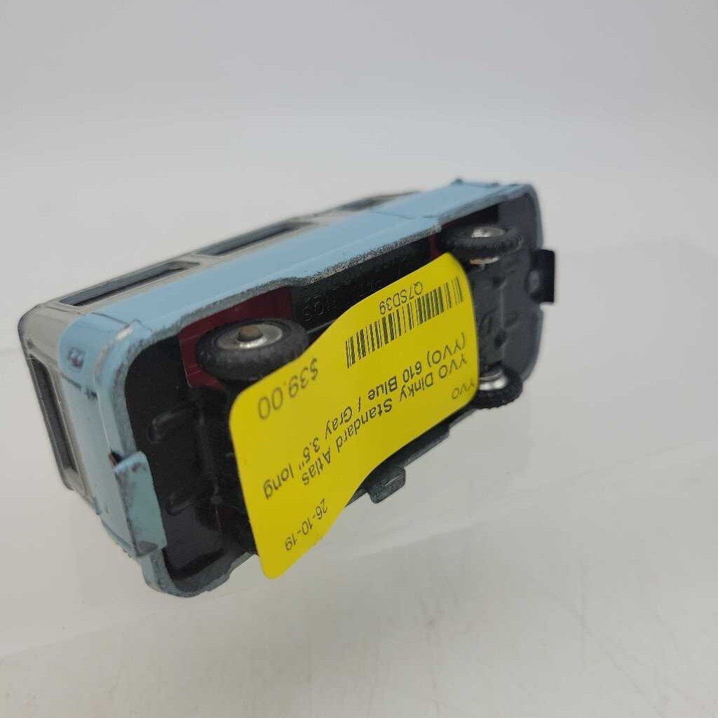 Dinky Standard Atlas van (YVO) 610