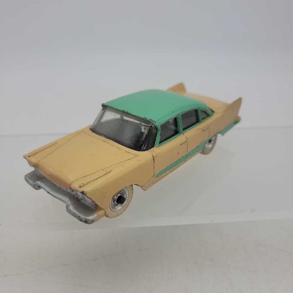 Dinky Plymouth Plaza 178 car (YVO) 610