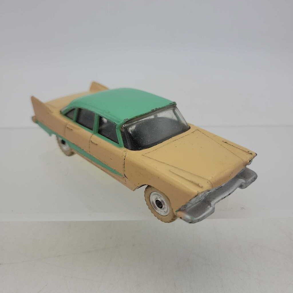Dinky Plymouth Plaza 178 car (YVO) 610