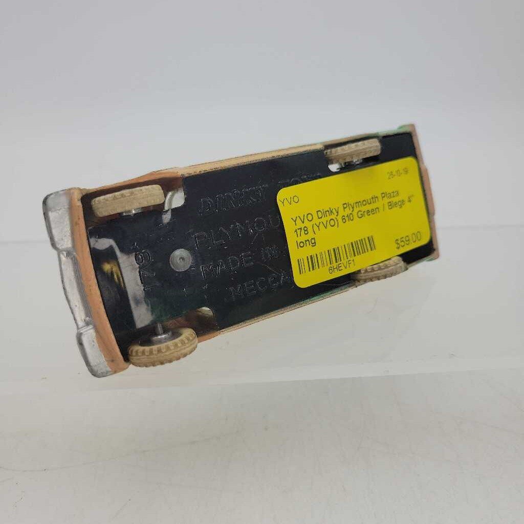 Dinky Plymouth Plaza 178 car (YVO) 610