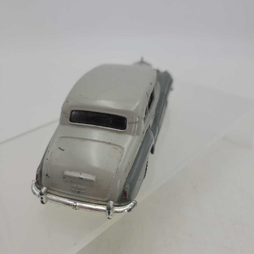 Dinky Rolls Royce Silver Wraith 150 car (YVO) 610