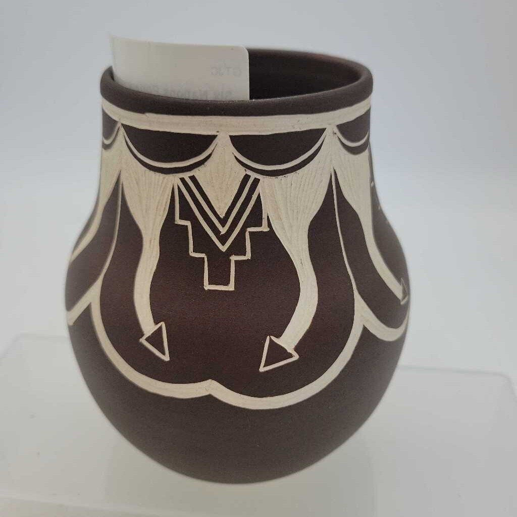 Six Nations Pottery - Darlene Smith "DLS" (GTJC)