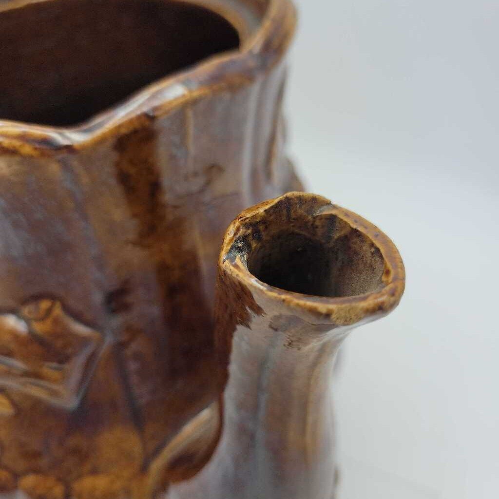 Rare Canadiana Teapot with Beaver, Brantford c.1880. *REF Newlands - Ont. Potters Book