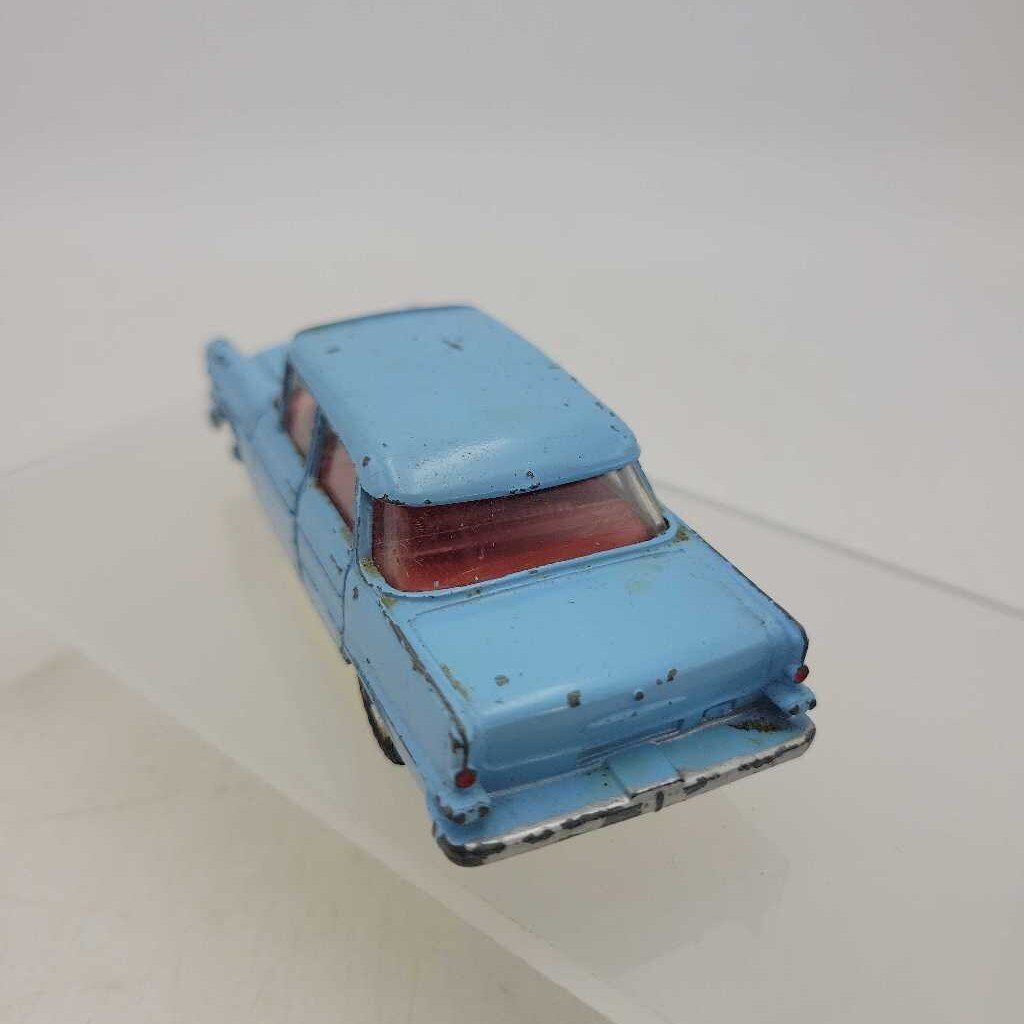 Dinky Opal Kapitan 177 car (YVO) 610