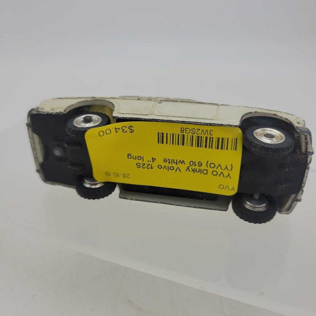 Dinky Volvo 122S car (YVO) 610