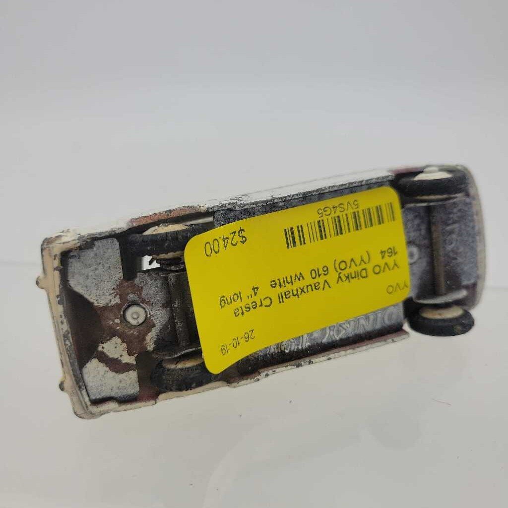 Dinky Vauxhall Cresta 164 car (YVO) 610