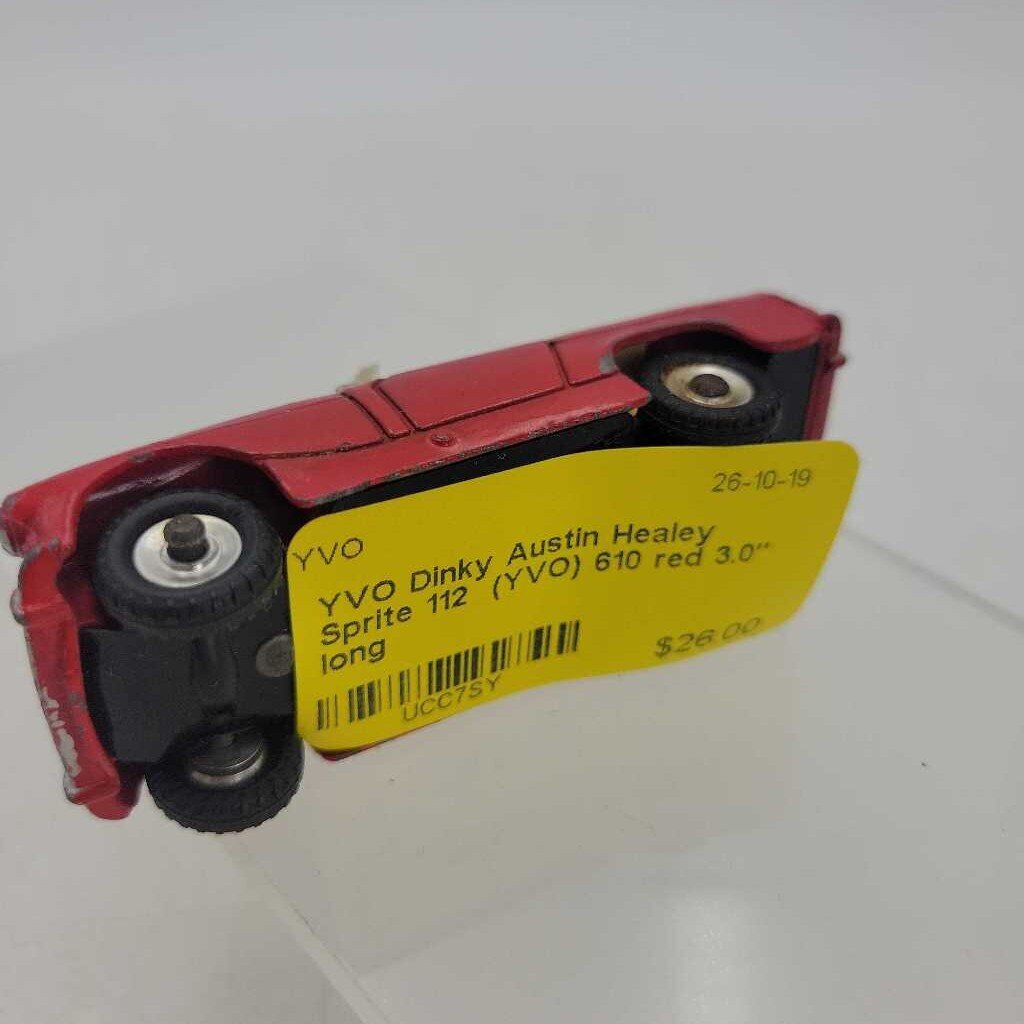 Dinky Austin Healey Sprite car 112 (YVO) 610