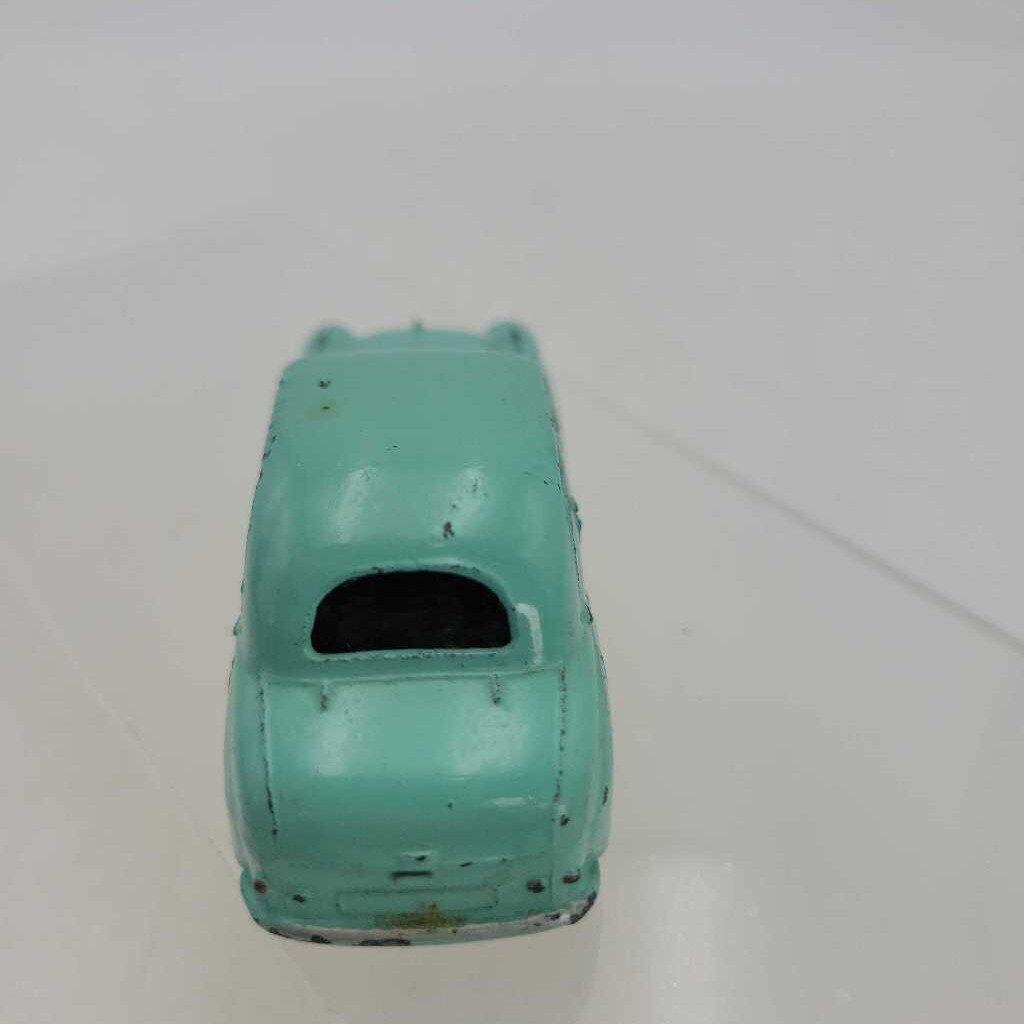 Dinky Austin Healey car A30 160 (YVO) 610