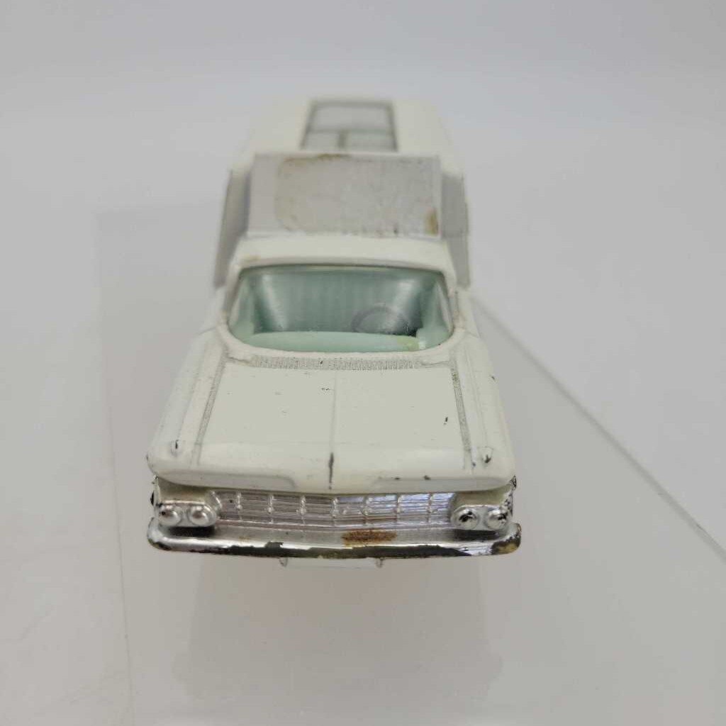 Corgi Toys Chevrolet Impala Kennel Club (YVO) 610