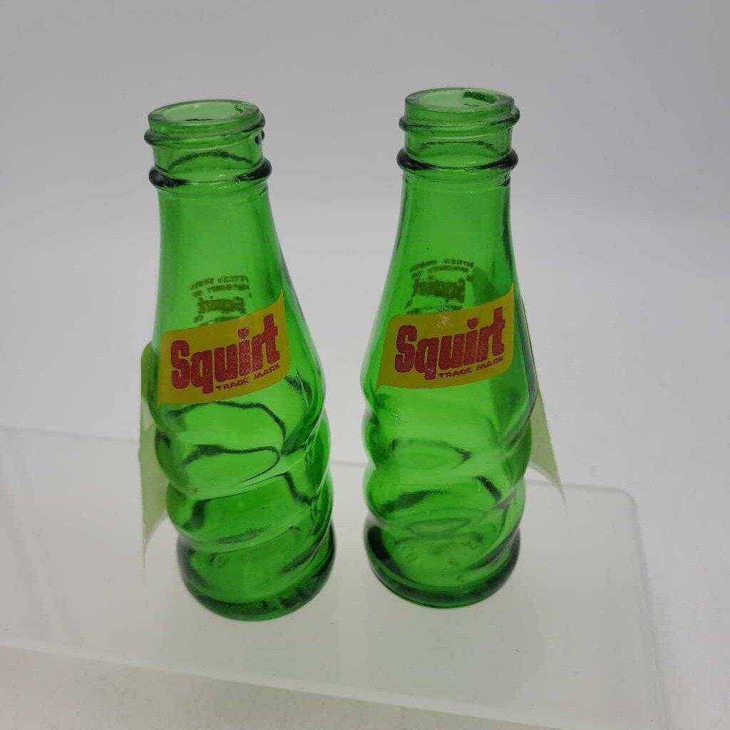 Squrit Soda Pop Bottle salt pepper (JAS)